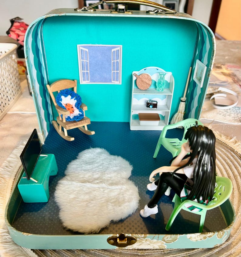 Anime Doll scene in a suitcase — photo 6