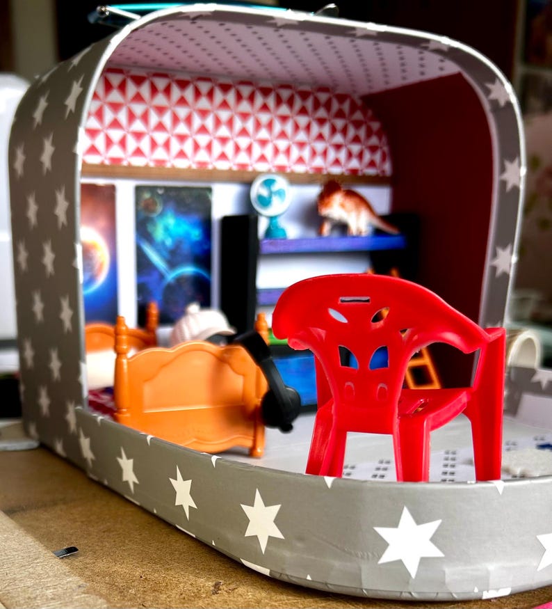 boys Bedroom Suitcase Dollhouse — photo 4
