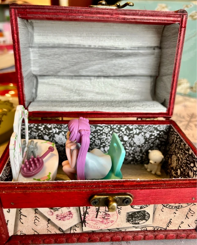 Fairy beauty Scene in a suitcase — photo 2