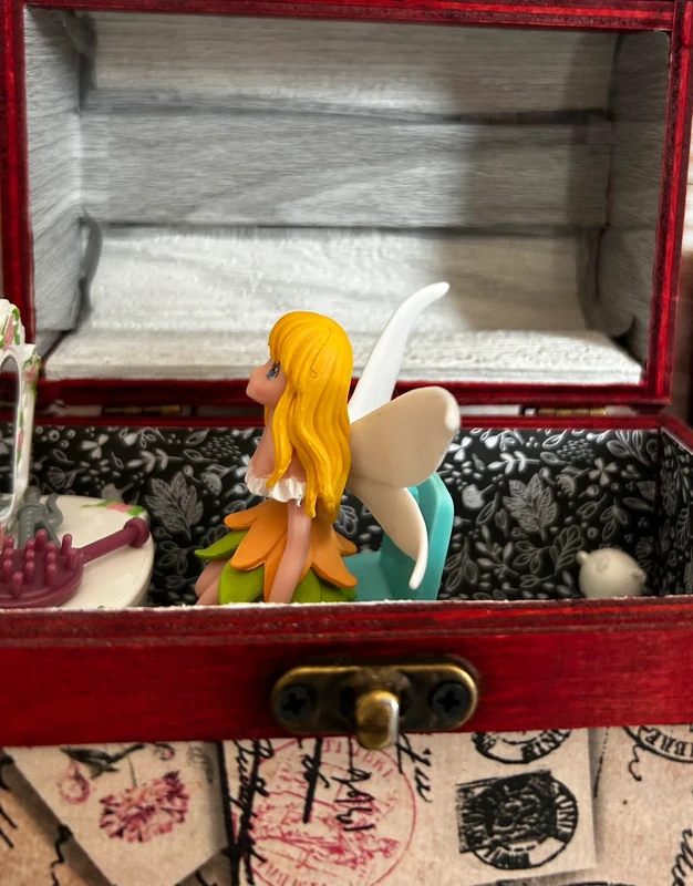 Fairy beauty Scene in a suitcase — photo 3