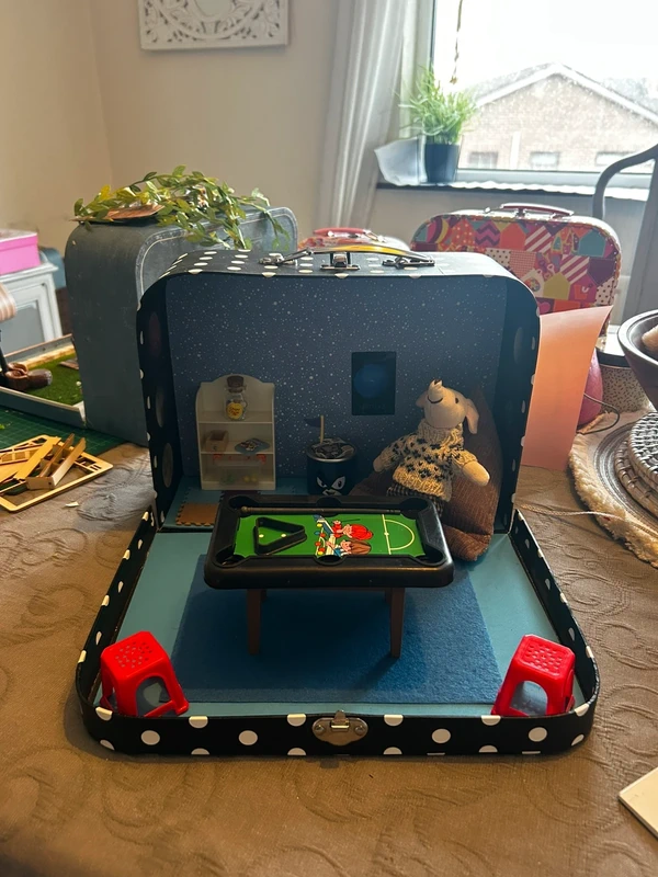 Games Room Scene in a Suitcase — photo 5