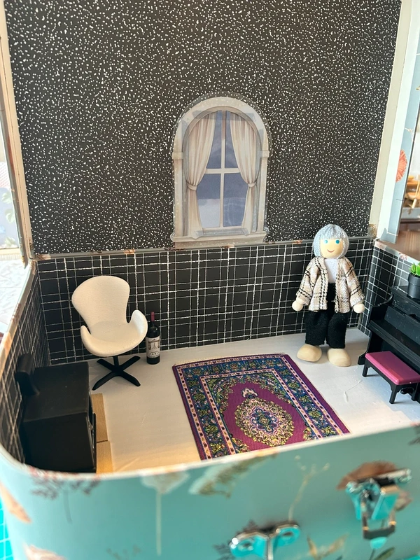 Lounge with piano Scene in a Suitcase — photo 2