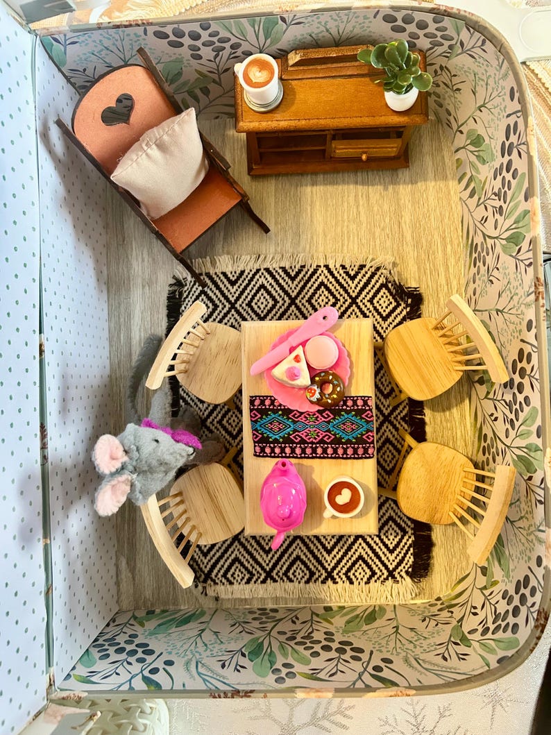 Dining Room Suitcase — photo 3