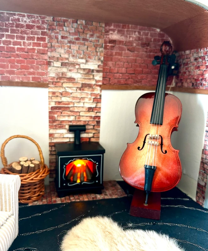 Music Room Scene in a Suitcase — photo 2
