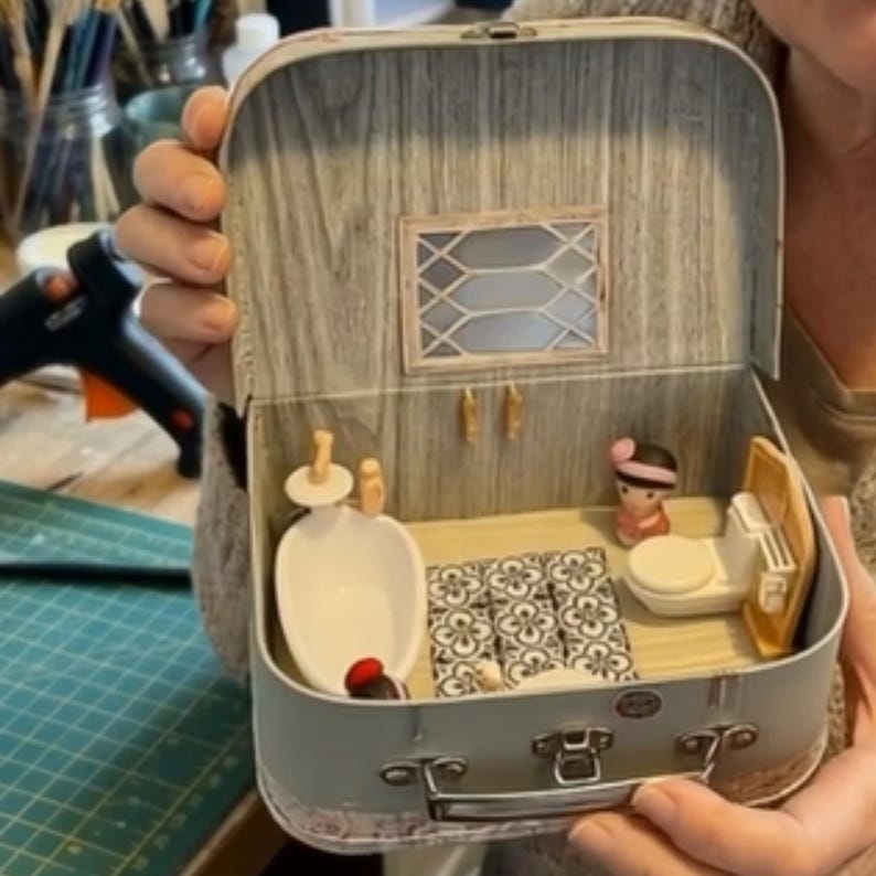 Bathroom Suitcase — photo 3
